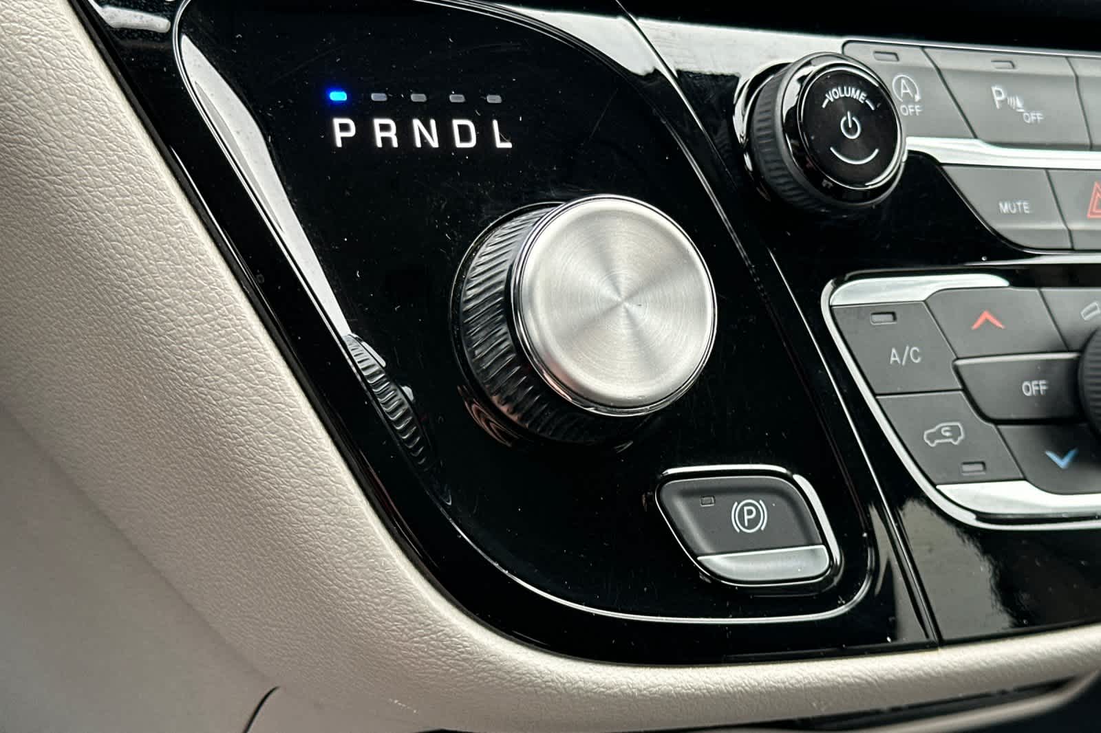 Thumbnail: 2024 Chrysler Pacifica - 22