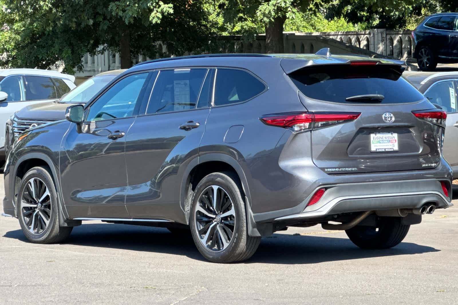 Thumbnail: 2022 Toyota Highlander - 6