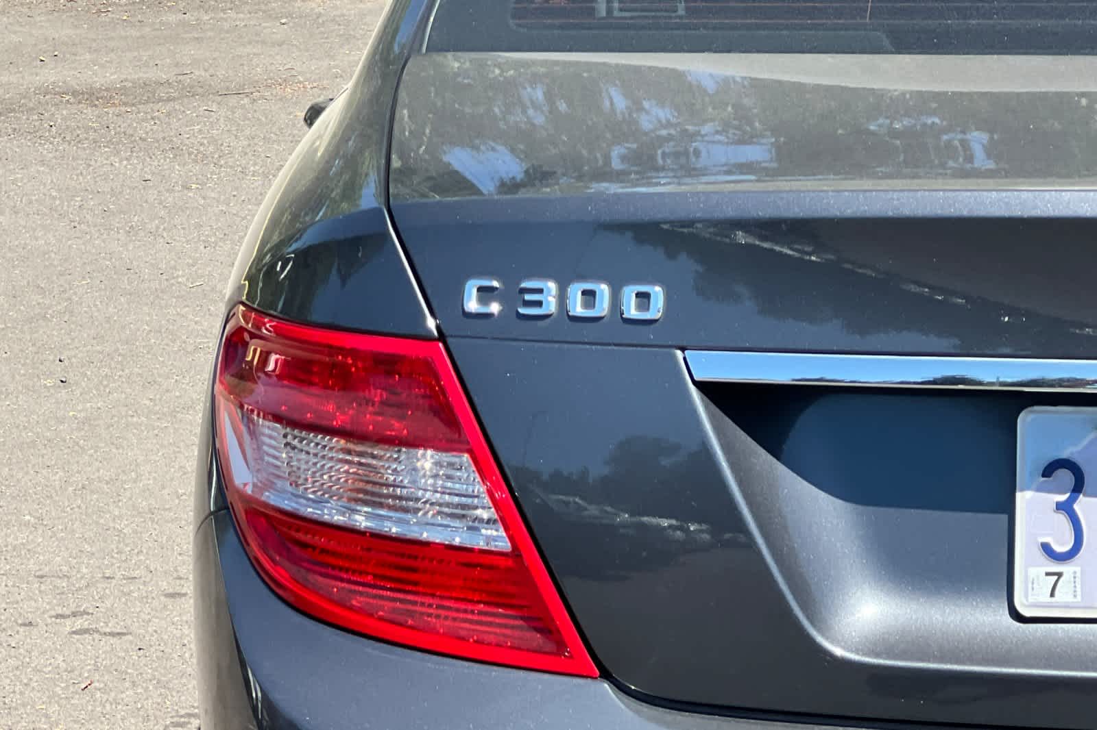 Thumbnail: 2010 Mercedes-Benz C-Class - 24