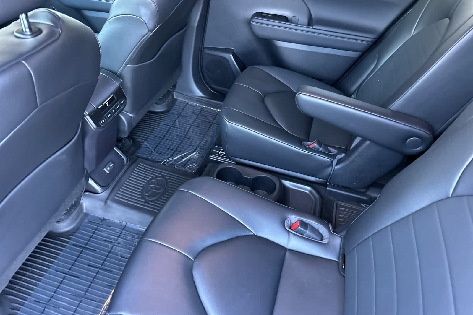 2023 Toyota Highlander XLE photo 4