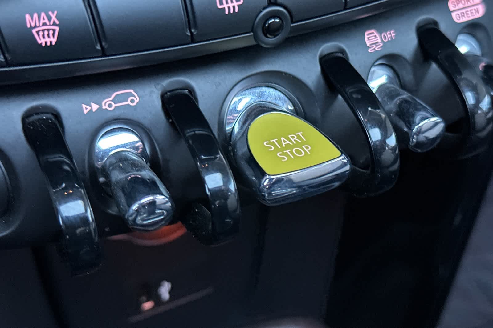 Thumbnail: 2021 MINI Cooper Hardtop - 23