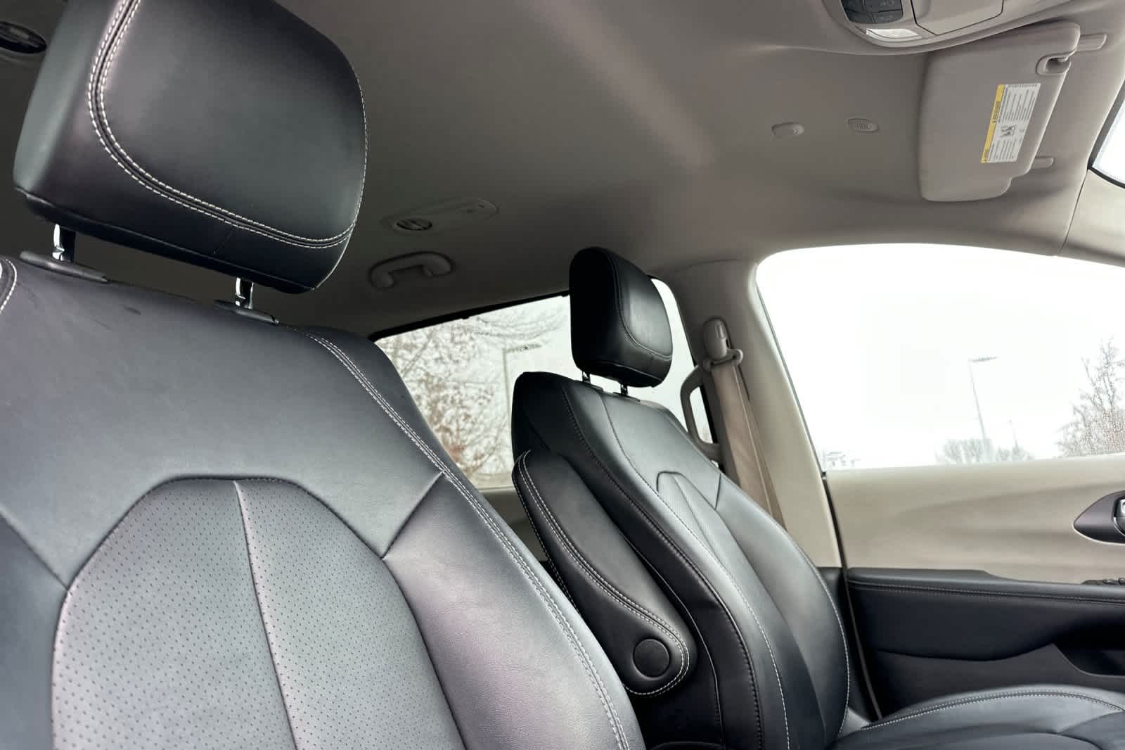 Thumbnail: 2024 Chrysler Pacifica - 18