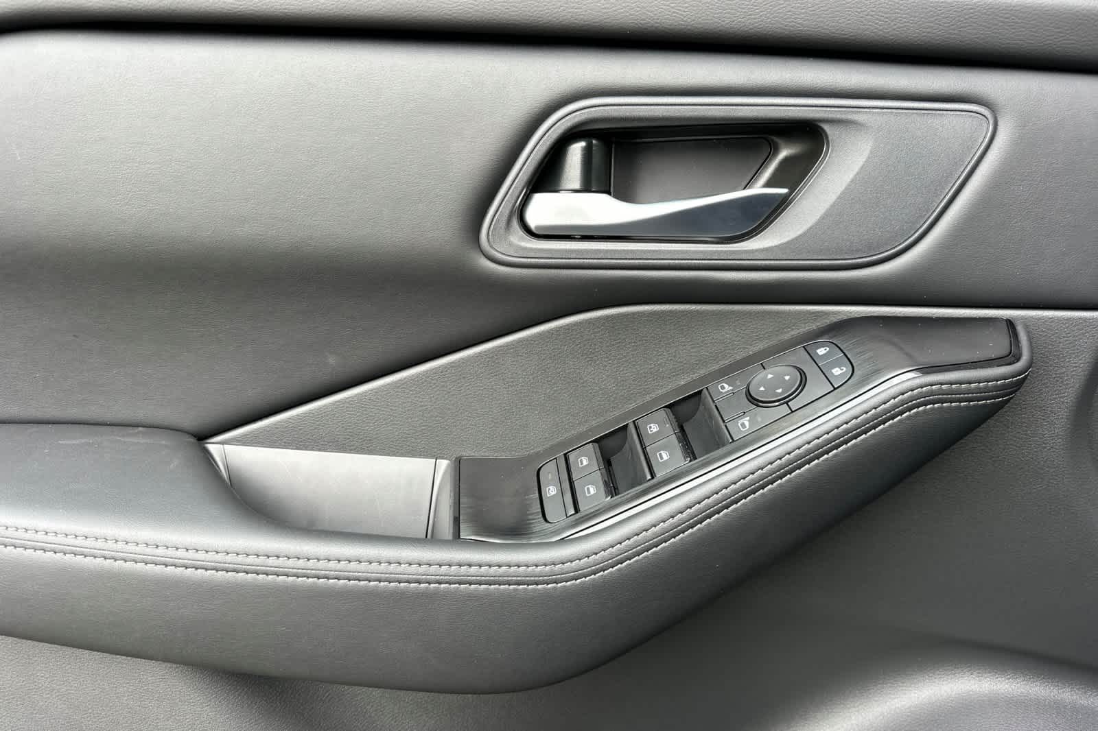 Thumbnail: 2026 Nissan Rogue - 12