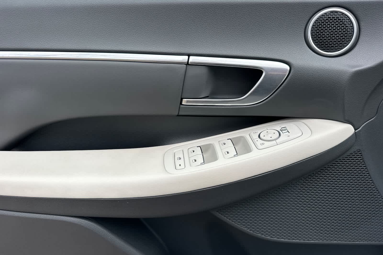 Thumbnail: 2023 Hyundai Sonata - 12