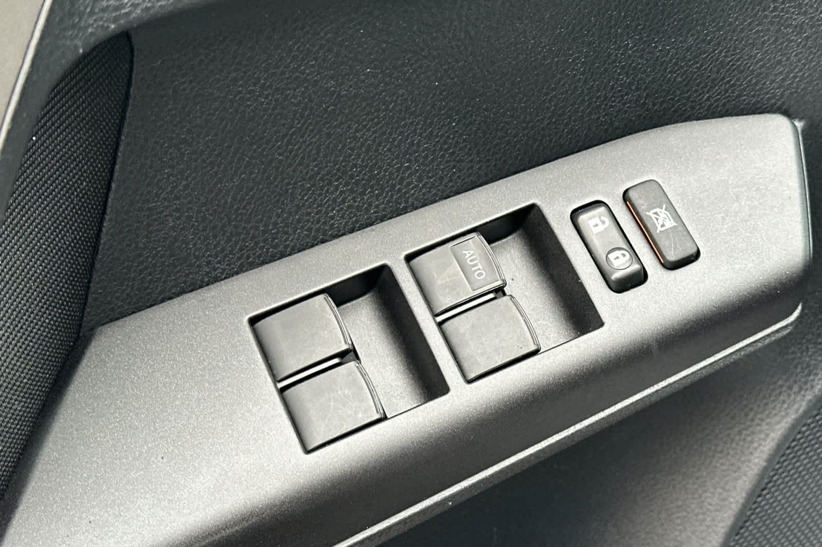 Thumbnail: 2018 Toyota RAV4 - 13