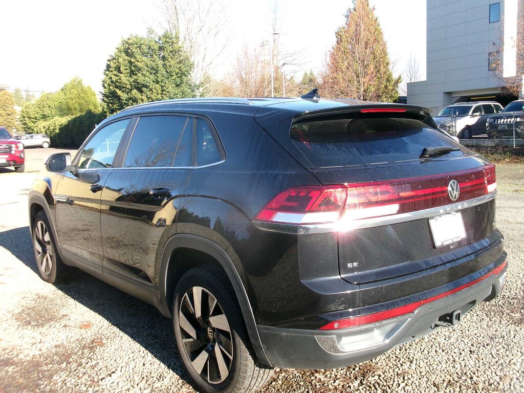 Used 2024 Volkswagen Atlas Cross Sport 2.0T SE w/Technology SUV