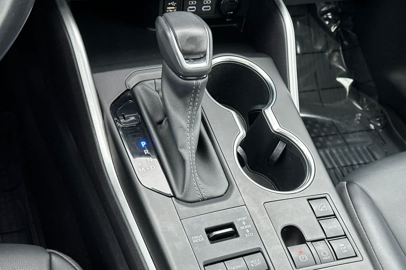 Thumbnail: 2023 Toyota Highlander - 22