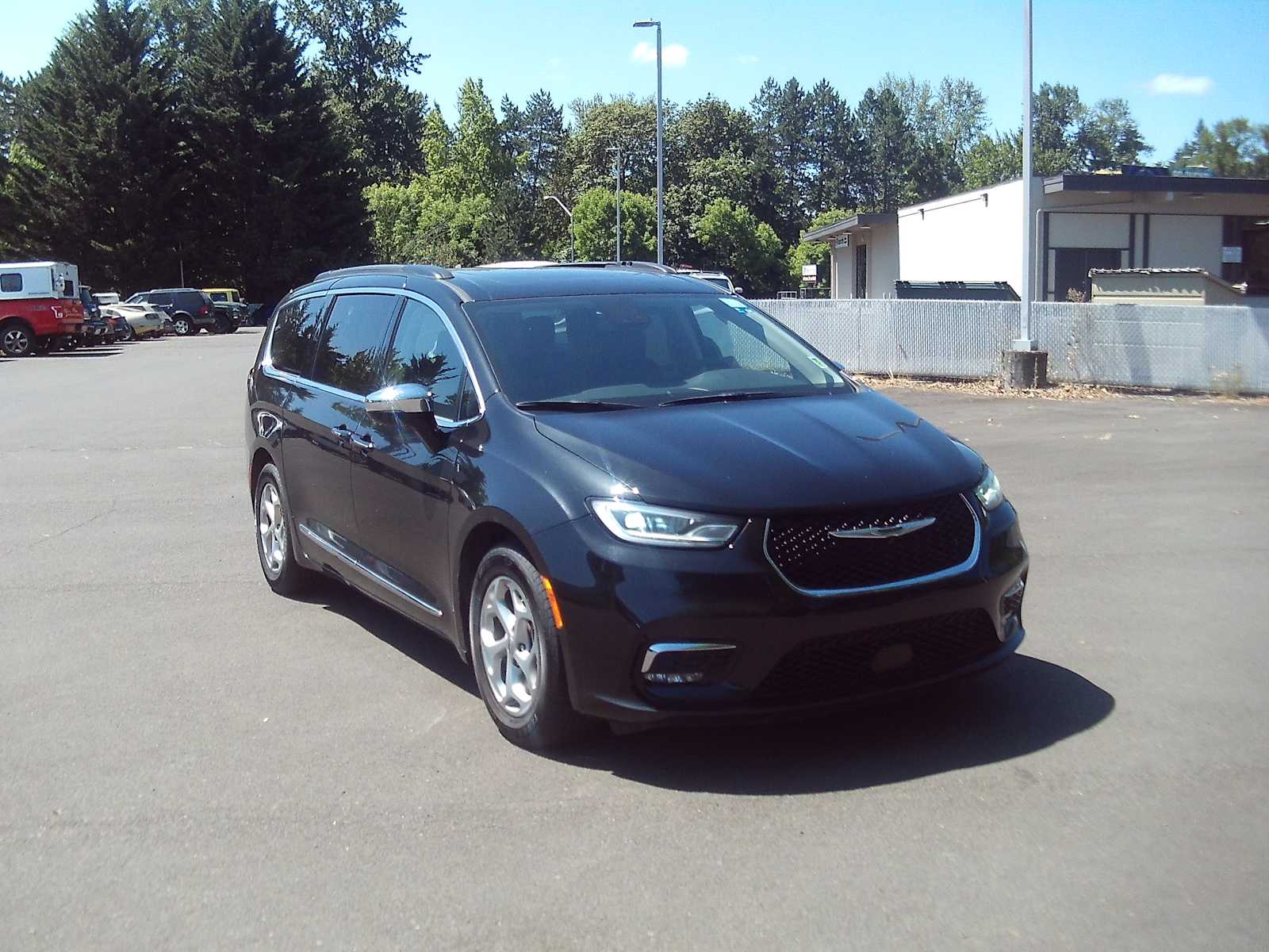 2023 Chrysler Pacifica Limited - Photo 7