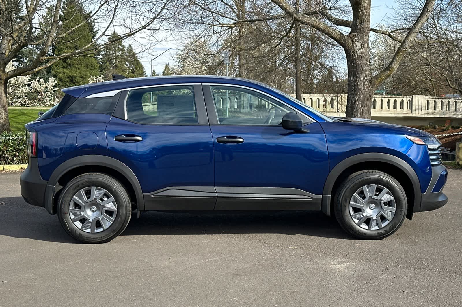 Thumbnail: 2026 Nissan Kicks - 8