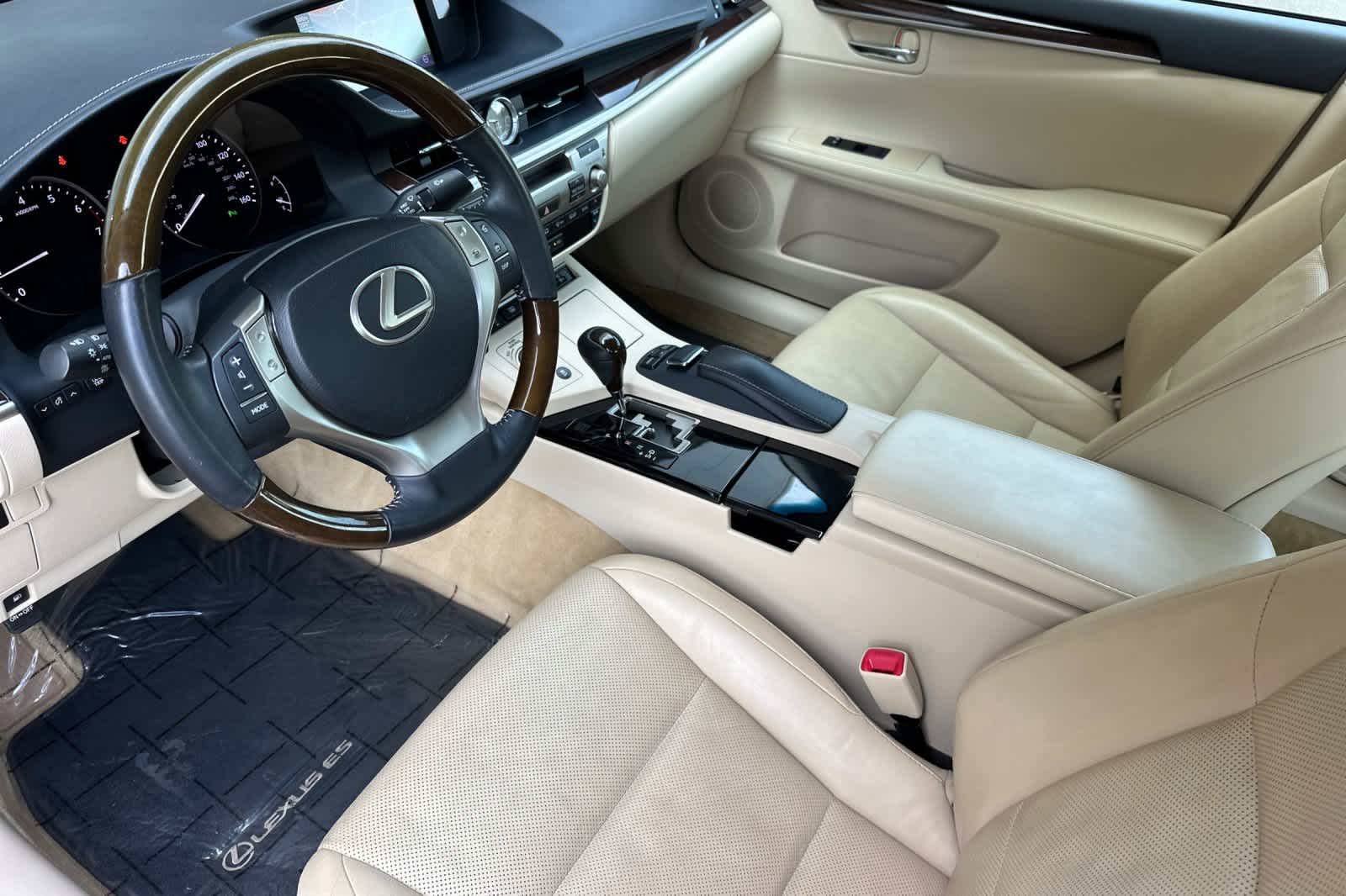 Thumbnail: 2013 Lexus ES - 10