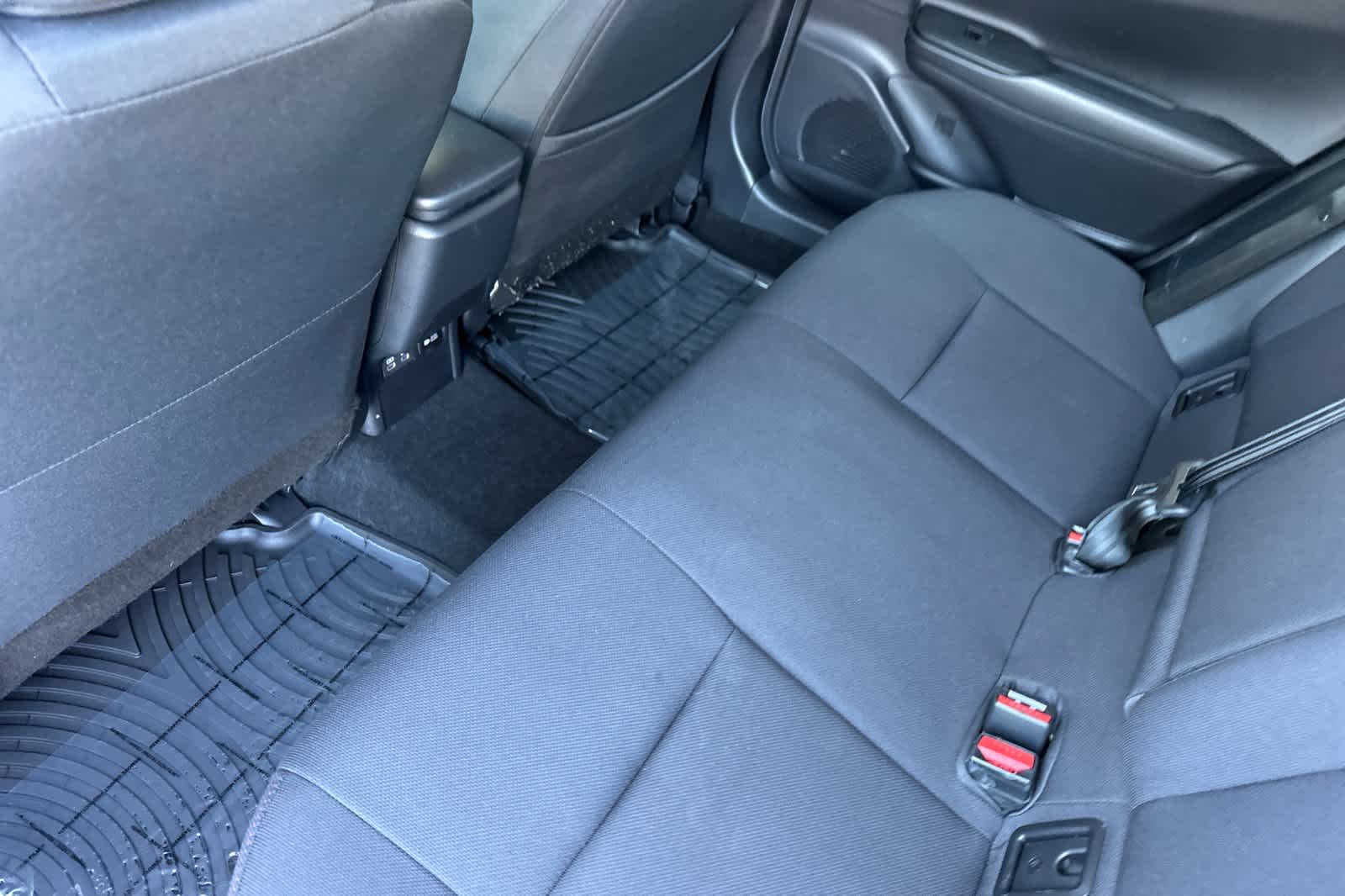 2024 Toyota Prius Prime SE photo 4