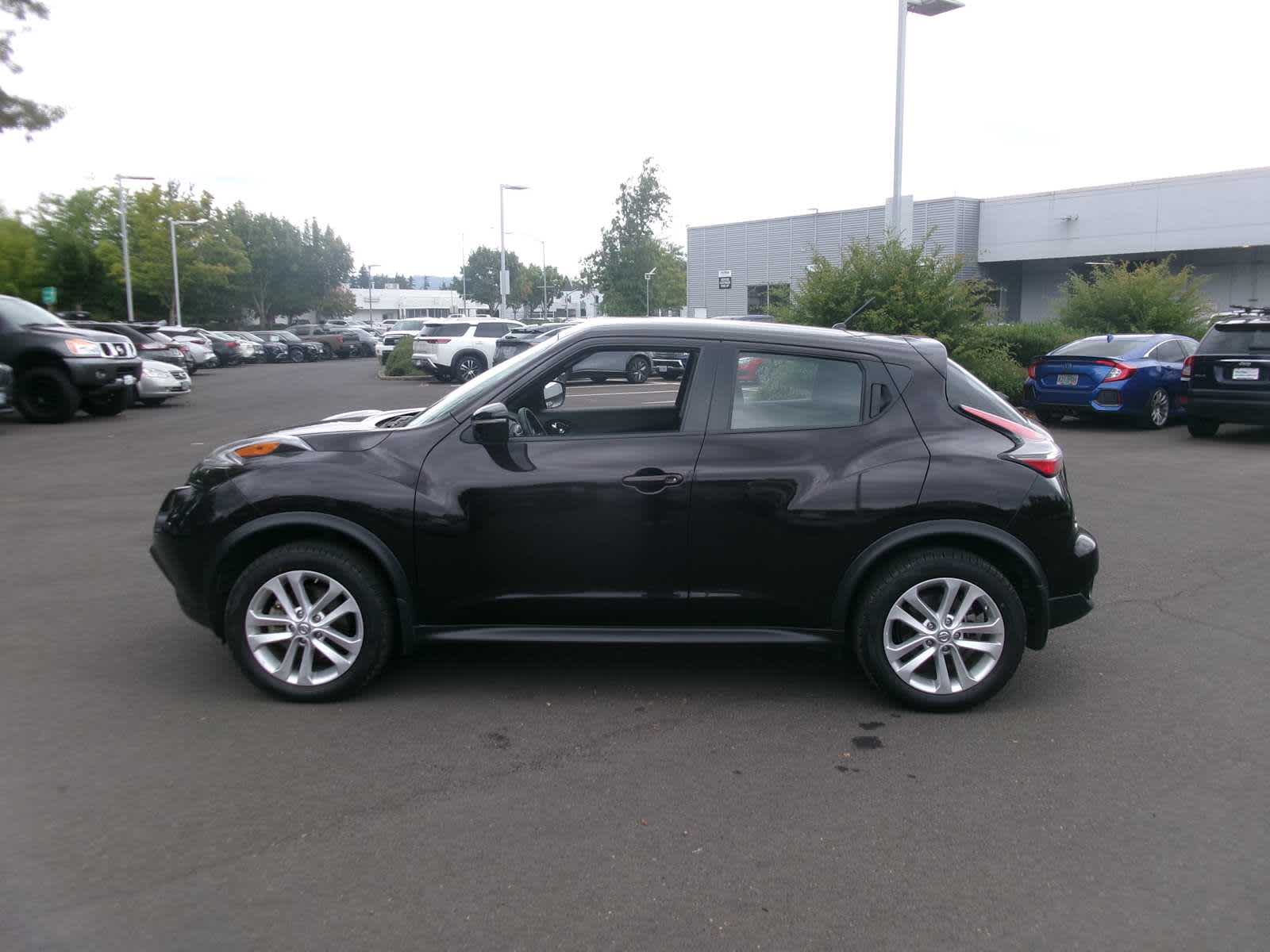 Used 2015 Nissan JUKE S with VIN JN8AF5MV1FT561941 for sale in Eugene, OR