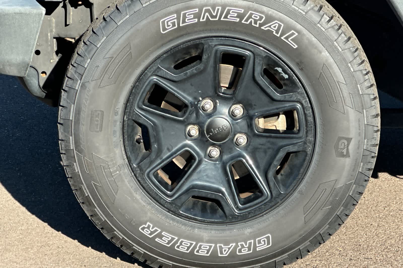 Thumbnail: 2016 Jeep Wrangler - 24