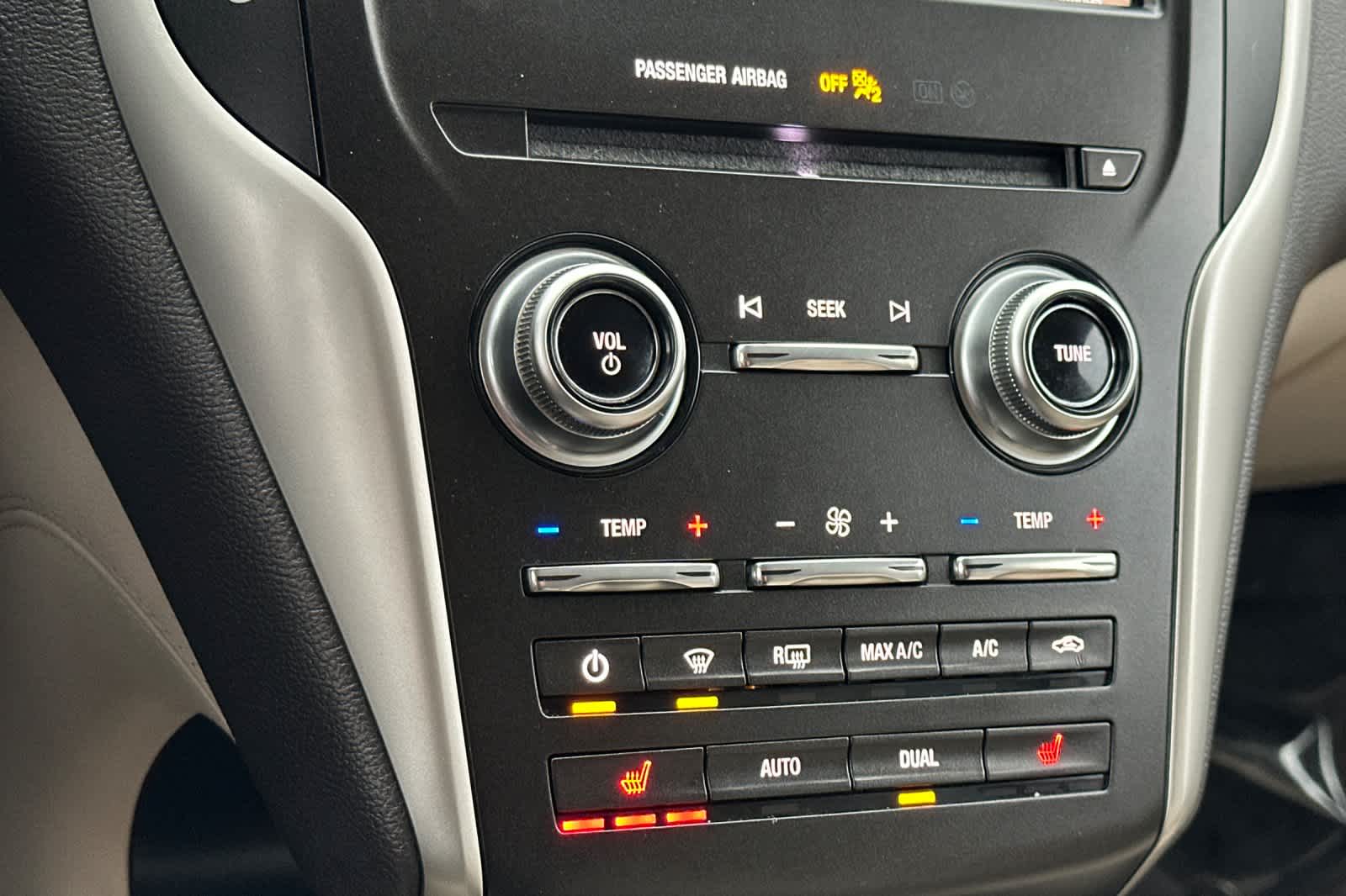 Thumbnail: 2018 Lincoln MKC - 21