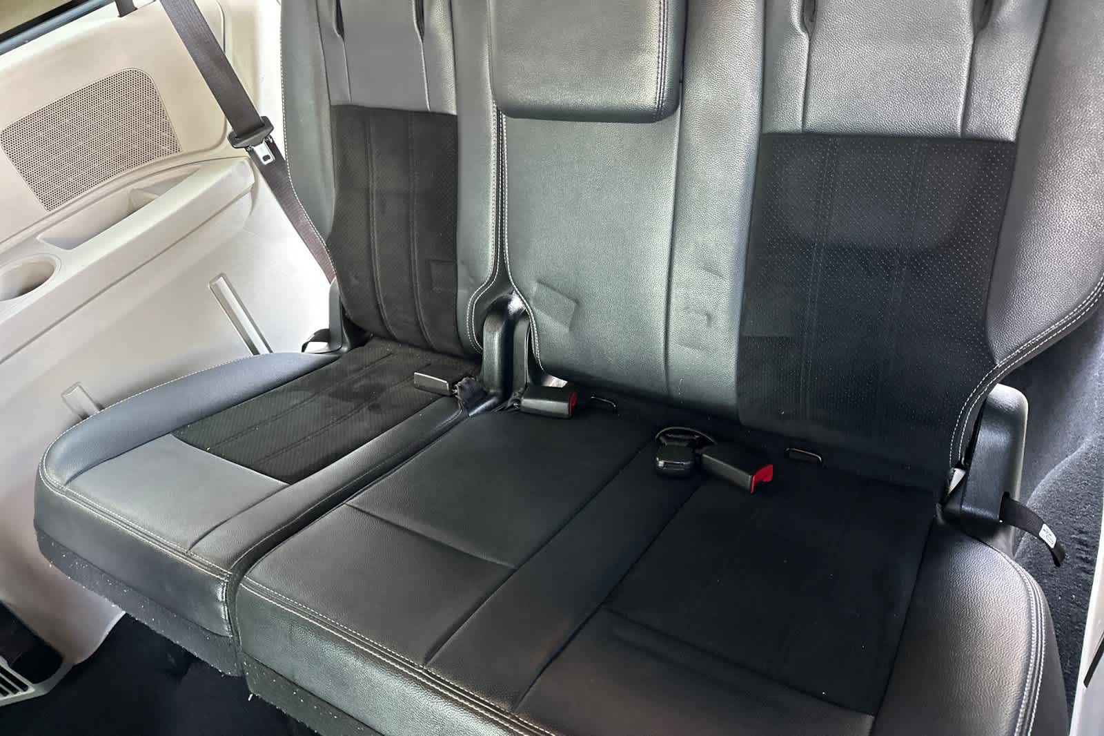 Thumbnail: 2017 Dodge Grand Caravan - 15