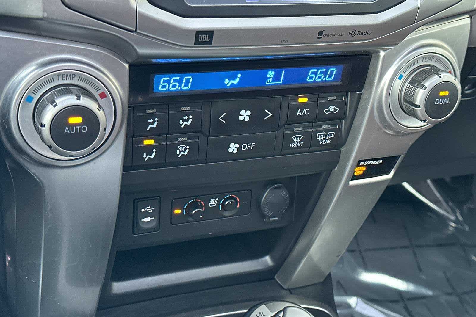 Thumbnail: 2014 Toyota 4Runner - 21