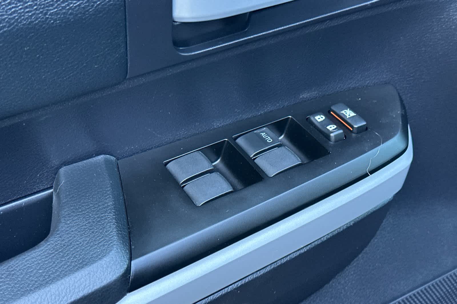 2020 Toyota Tundra SR5 - Photo 13