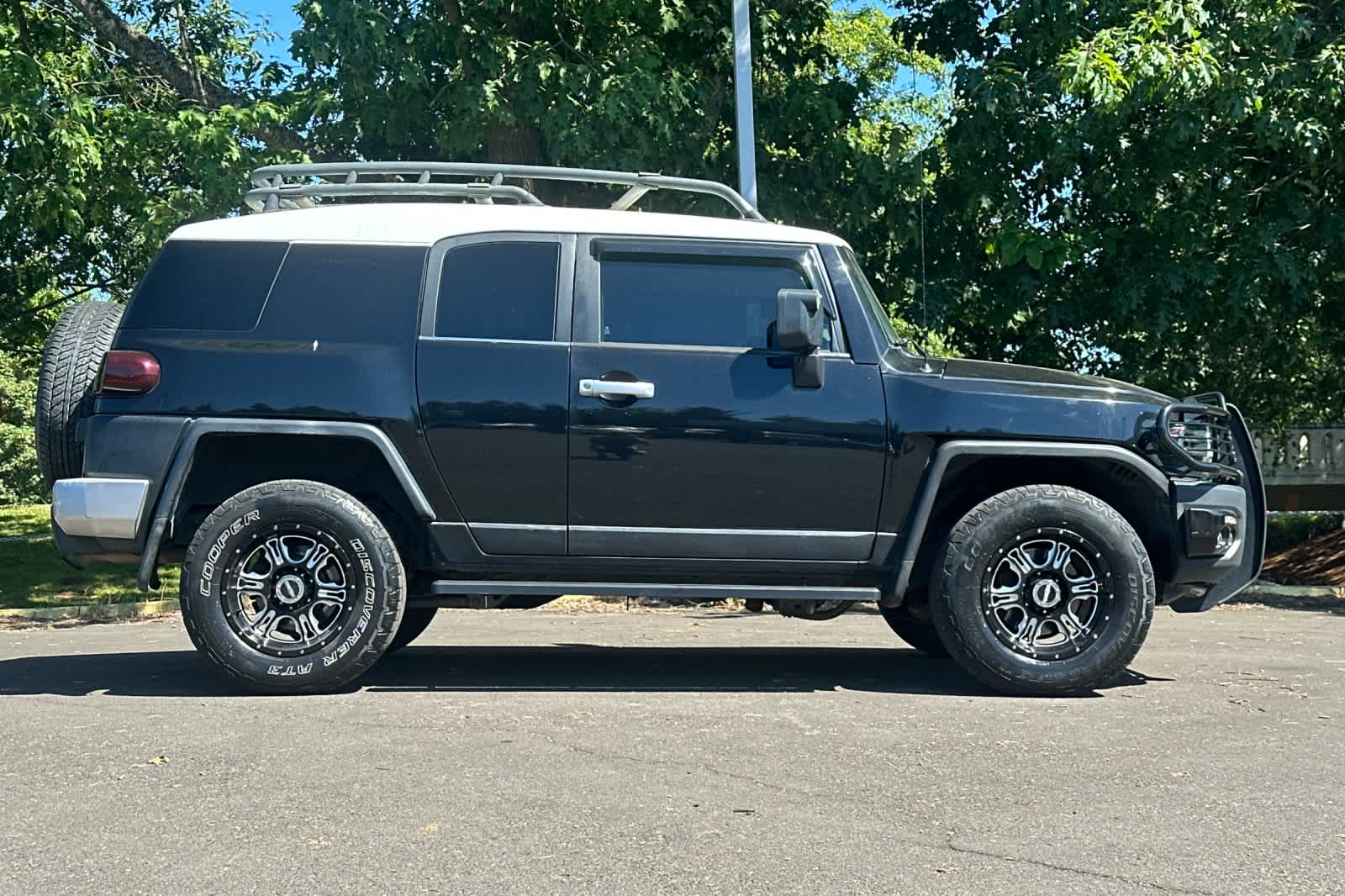 Thumbnail: 2007 Toyota FJ Cruiser - 7