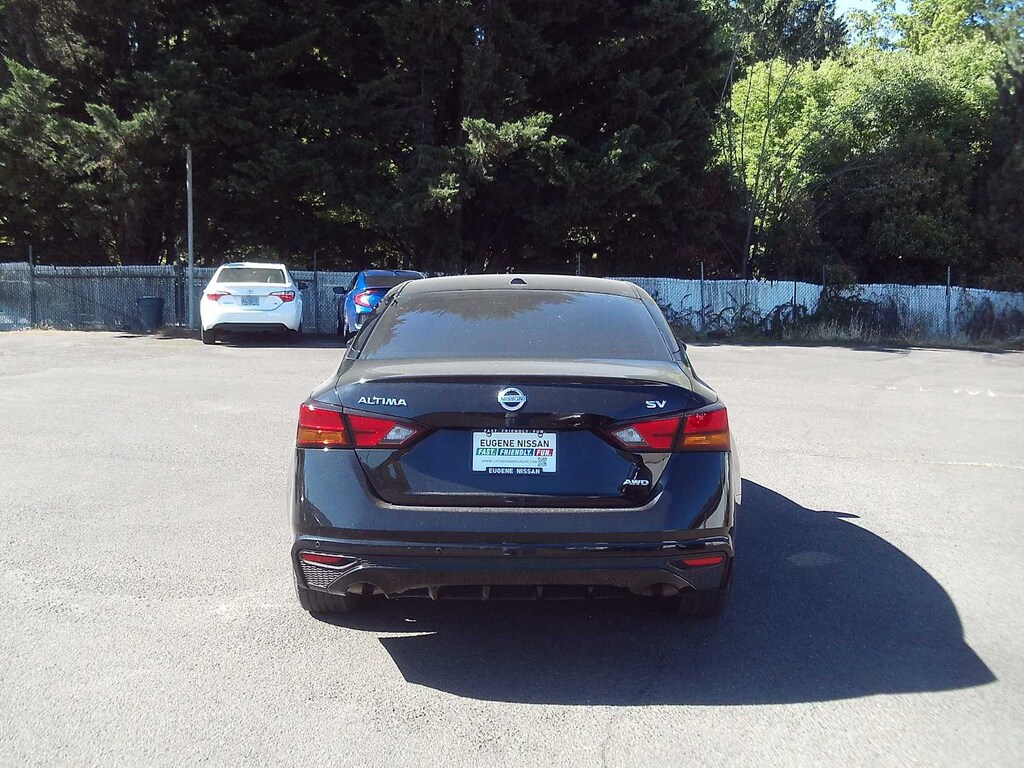 Used 2021 Nissan Altima 2.5 SV Sedan