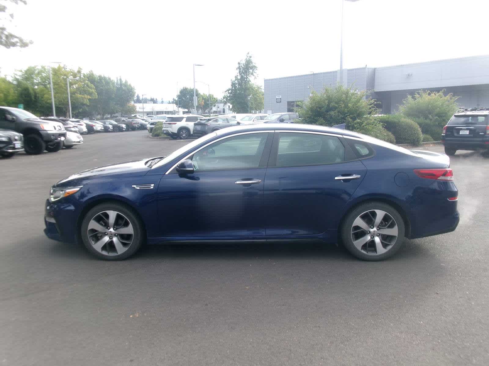 Used 2020 Kia Optima S with VIN 5XXGT4L31LG410506 for sale in Eugene, OR