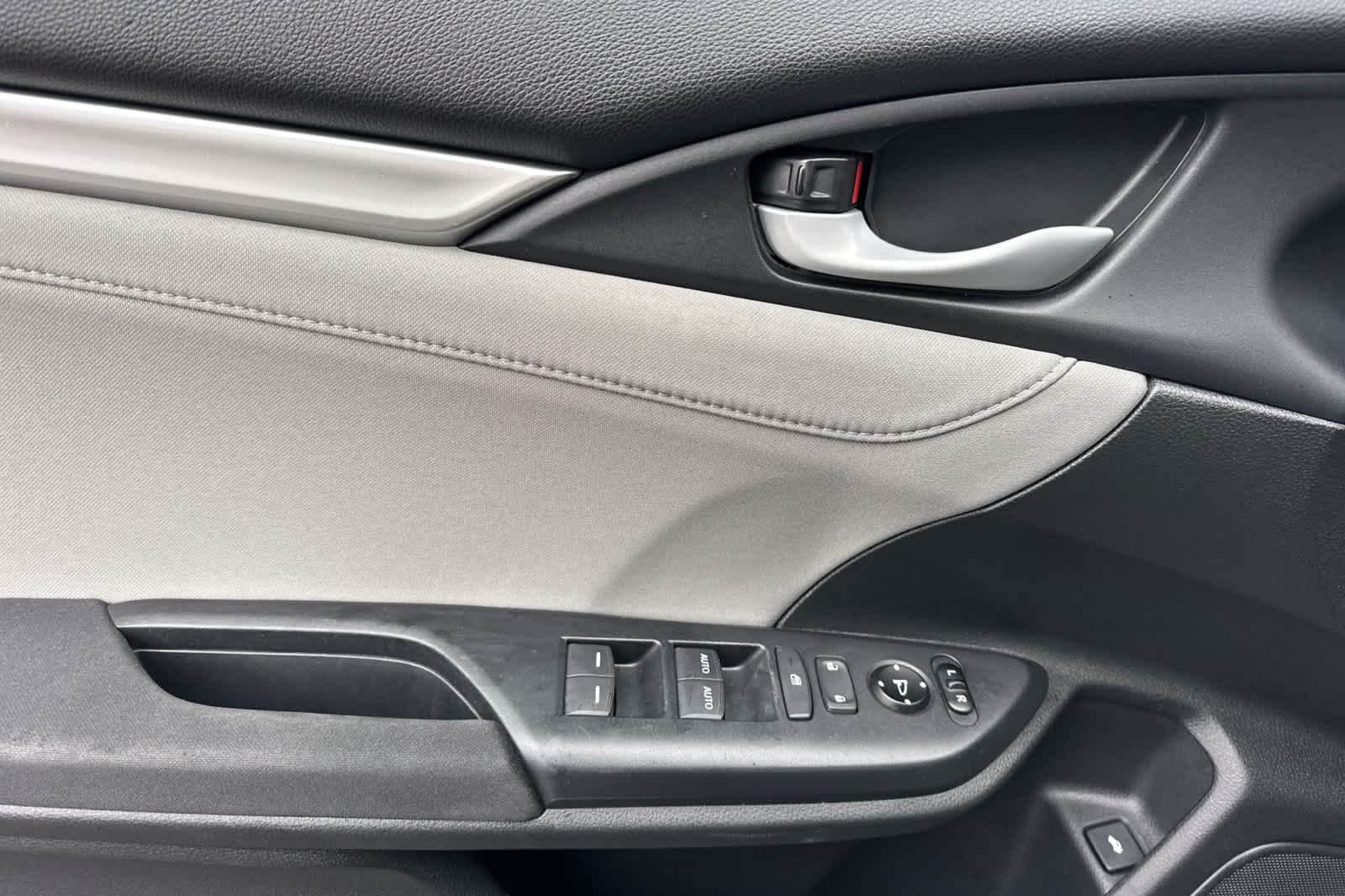 Thumbnail: 2016 Honda Civic - 12