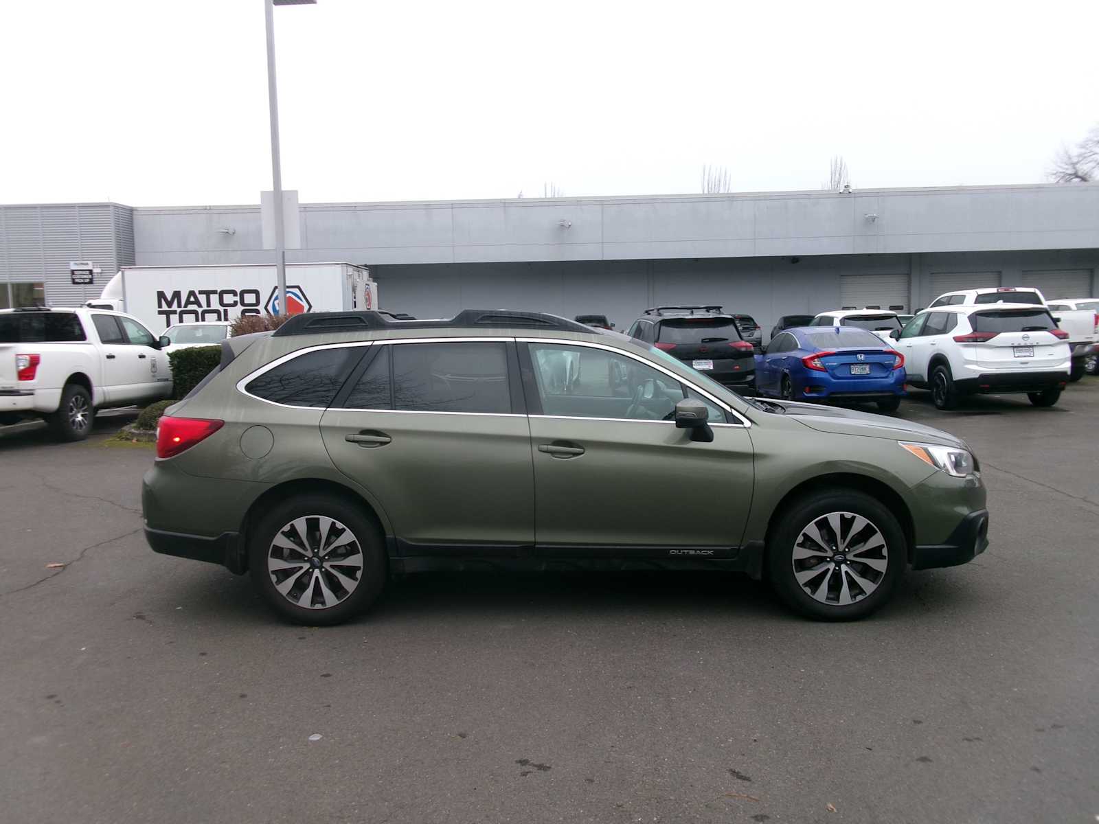 Thumbnail: 2017 Subaru Outback - 6