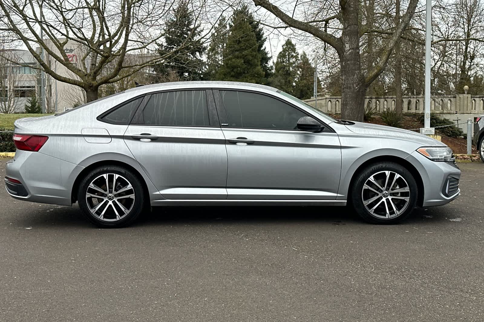 Thumbnail: 2023 Volkswagen Jetta - 8