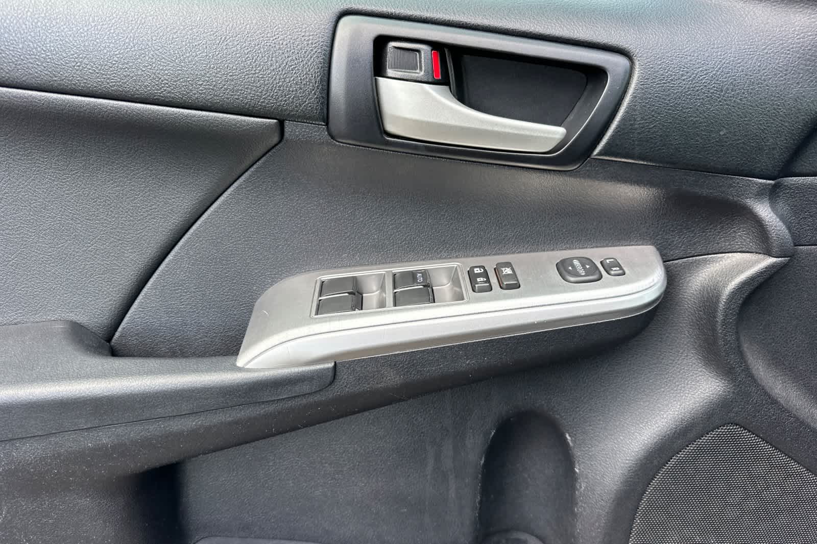 Thumbnail: 2013 Toyota Camry - 12