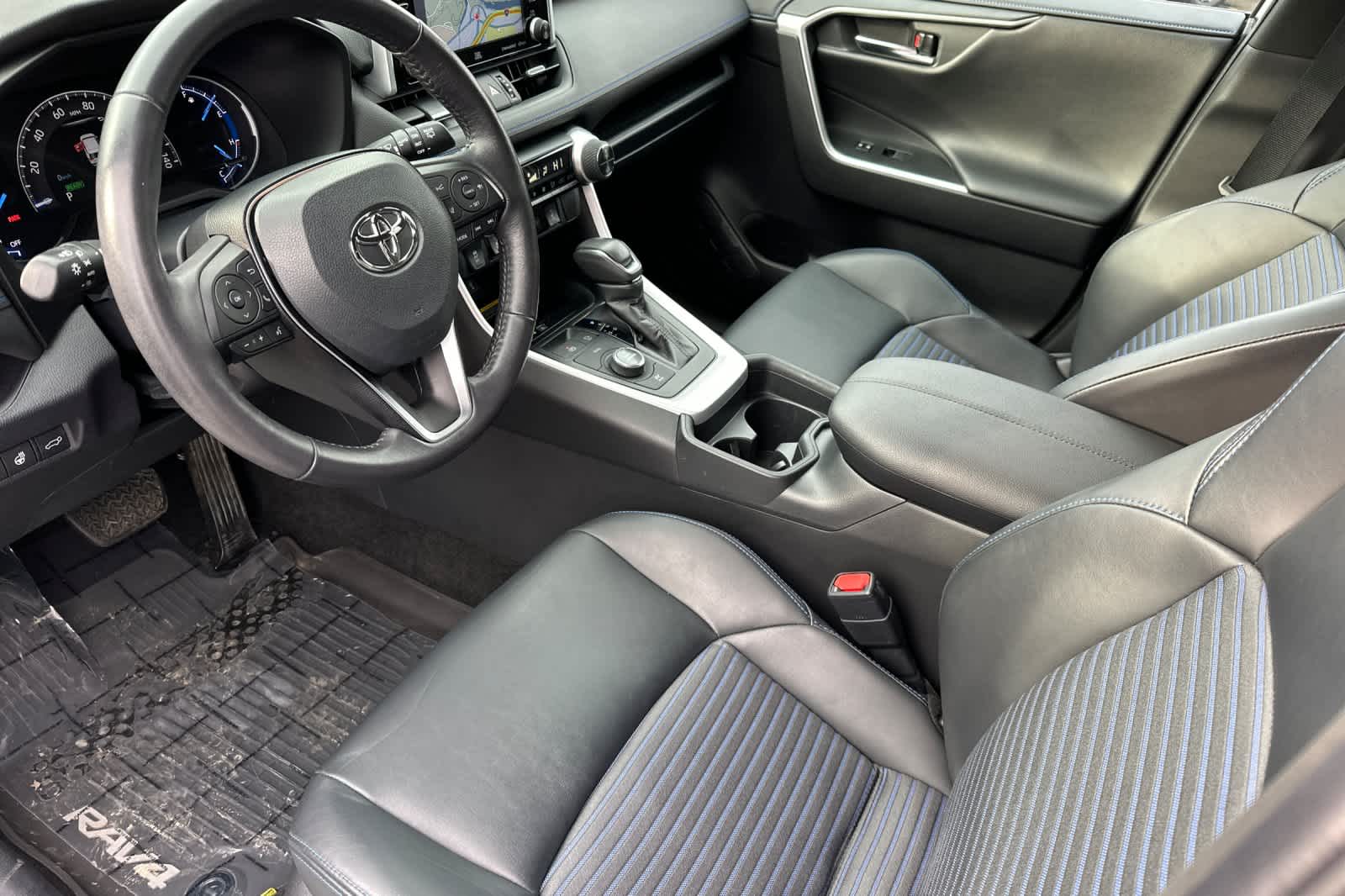 Thumbnail: 2020 Toyota RAV4 - 11