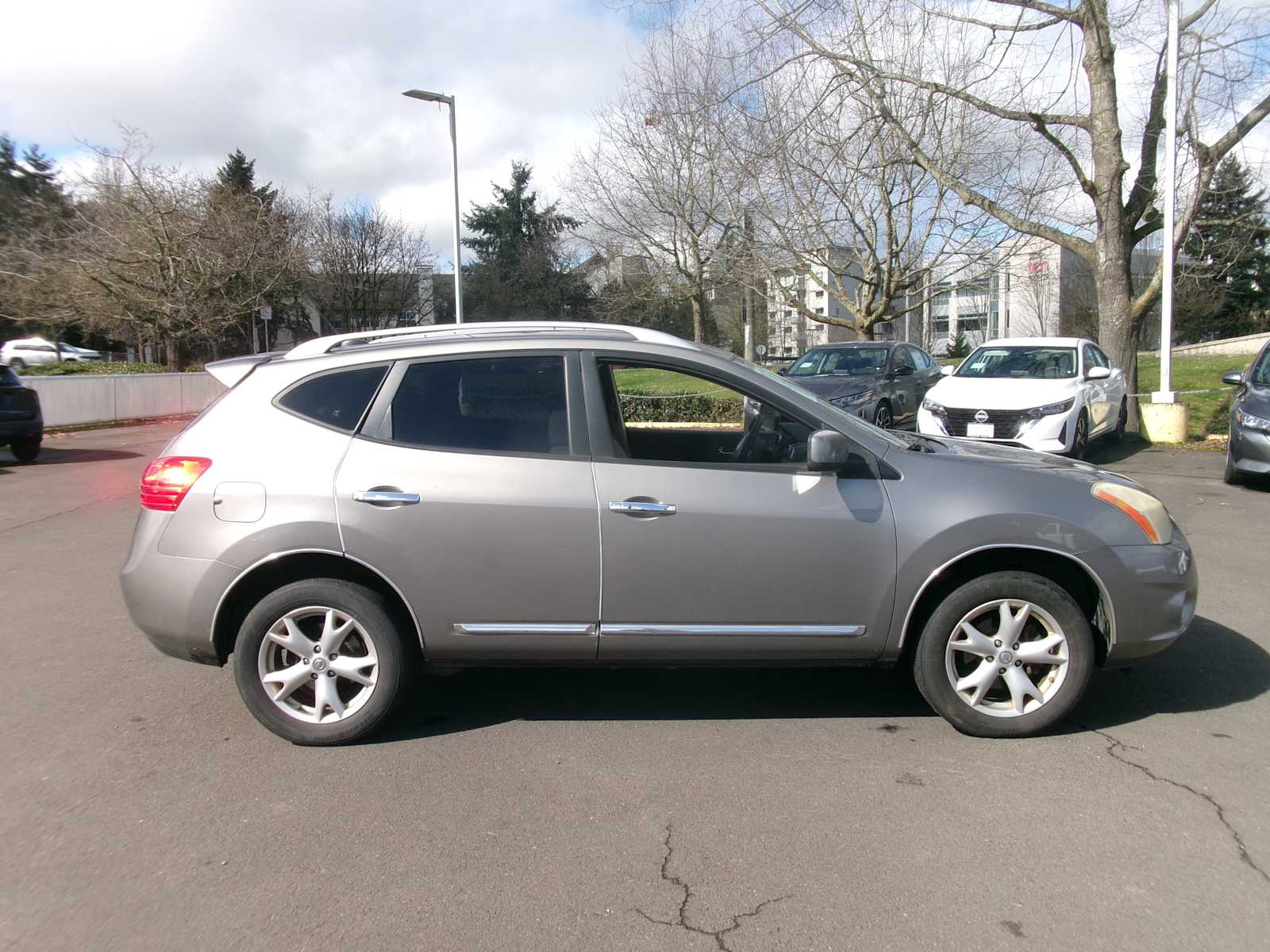 Thumbnail: 2011 Nissan Rogue - 6