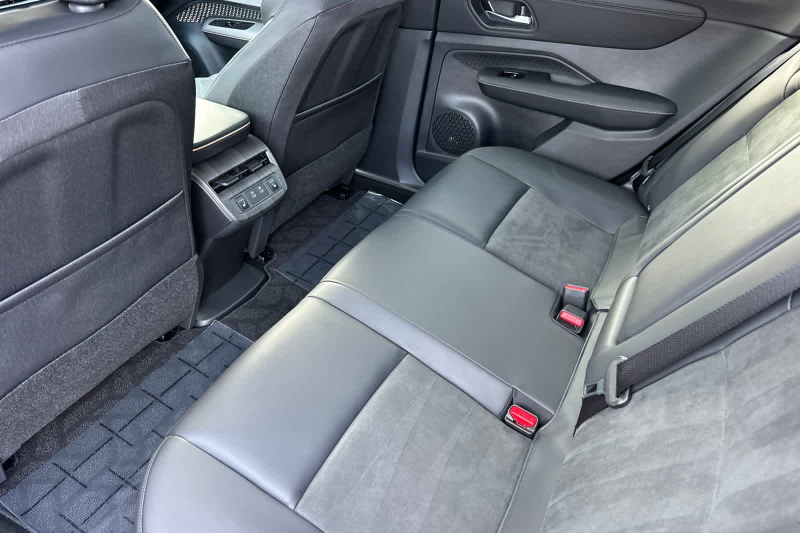 Thumbnail: 2025 Nissan Ariya - 3