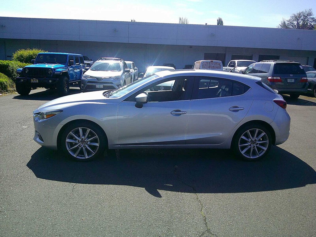 Used 2017 Mazda Mazda3 Touring 2.5 Hatchback