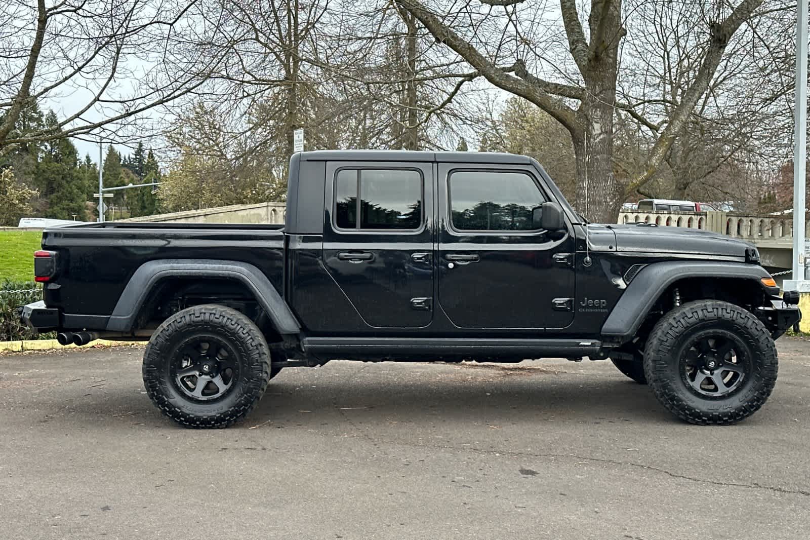 Thumbnail: 2020 Jeep Gladiator - 8