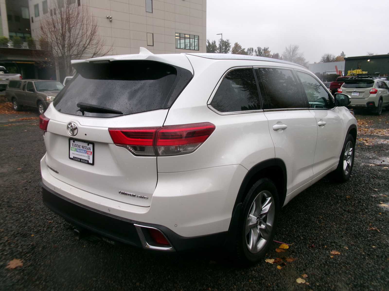 Thumbnail: 2017 Toyota Highlander - 5
