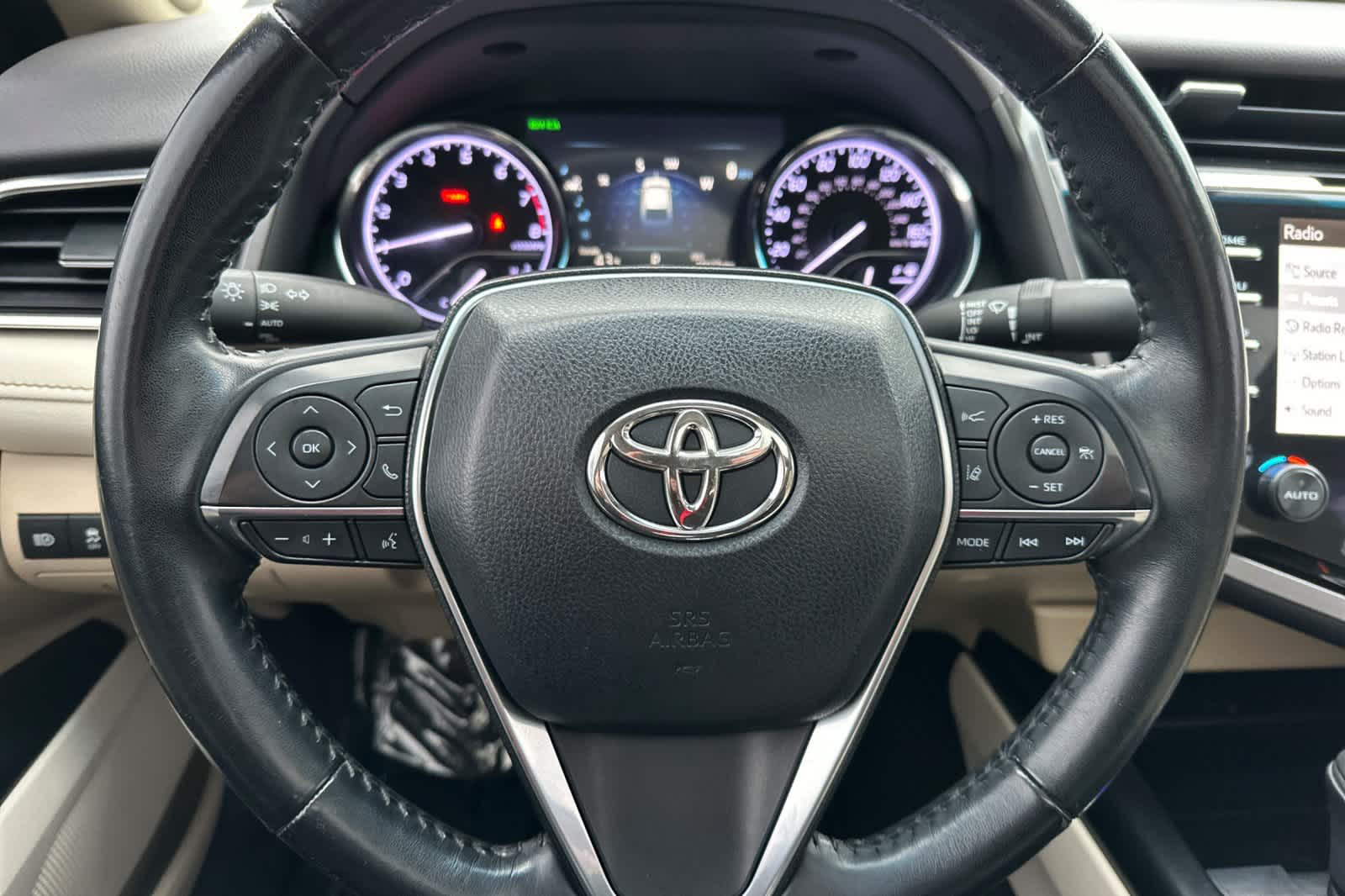 Thumbnail: 2018 Toyota Camry - 23