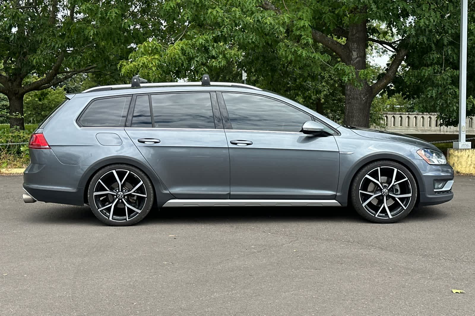 Thumbnail: 2017 Volkswagen Golf - 7