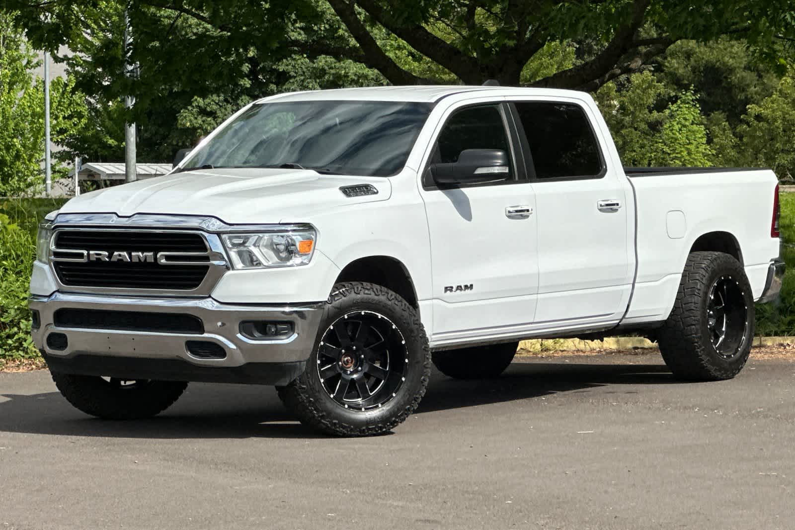 2019 RAM 1500 Big Horn/Lone Star 4x4 Crew Cab 6'4's photo