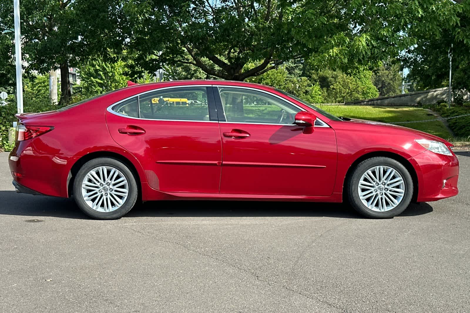 Thumbnail: 2013 Lexus ES - 7