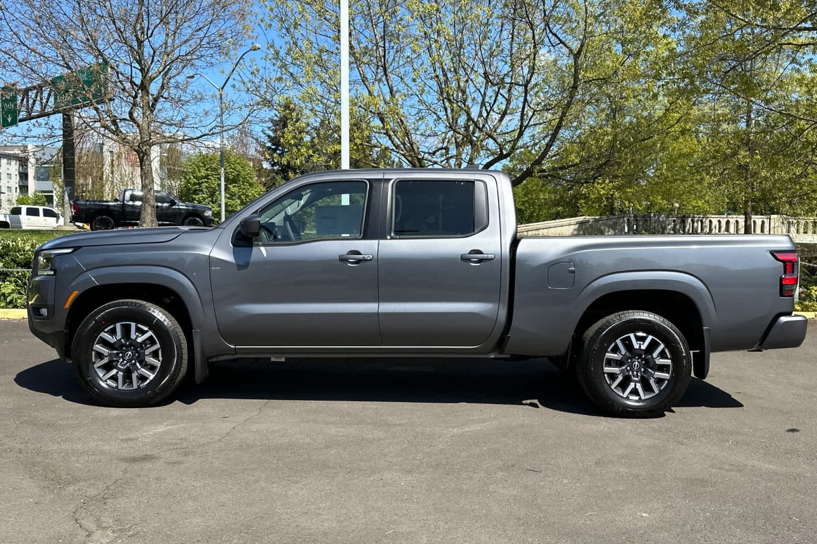 Thumbnail: 2025 Nissan Frontier - 5