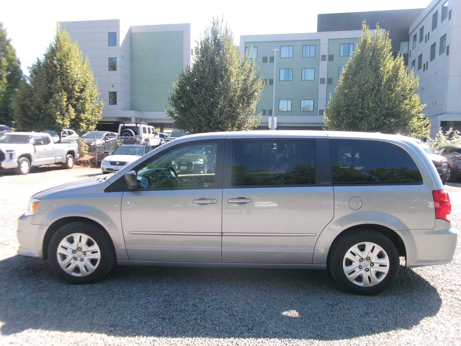 Used 2016 Dodge Grand Caravan SE with VIN 2C4RDGBG0GR168400 for sale in Eugene, OR