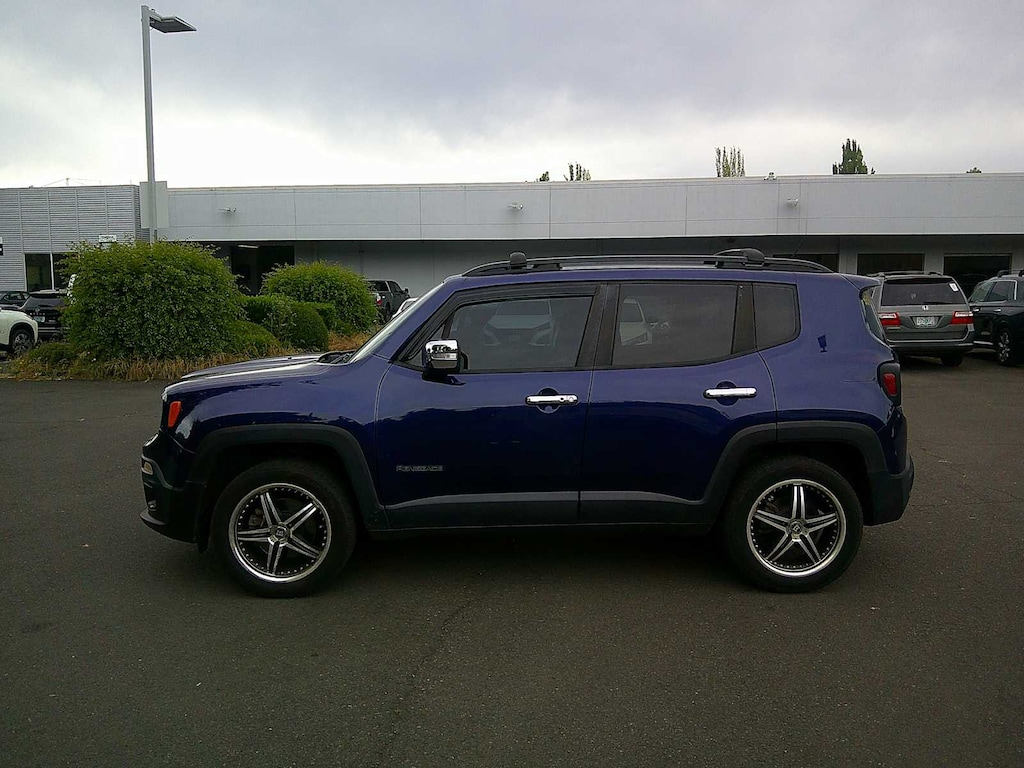 Used 2017 Jeep Renegade Latitude 4x4 SUV