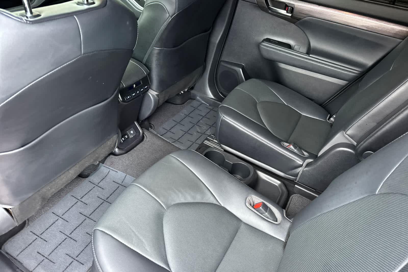 Thumbnail: 2021 Toyota Highlander - 4