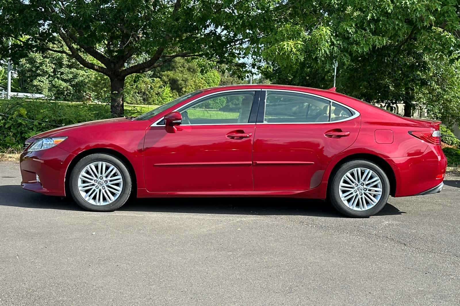 Thumbnail: 2013 Lexus ES - 4