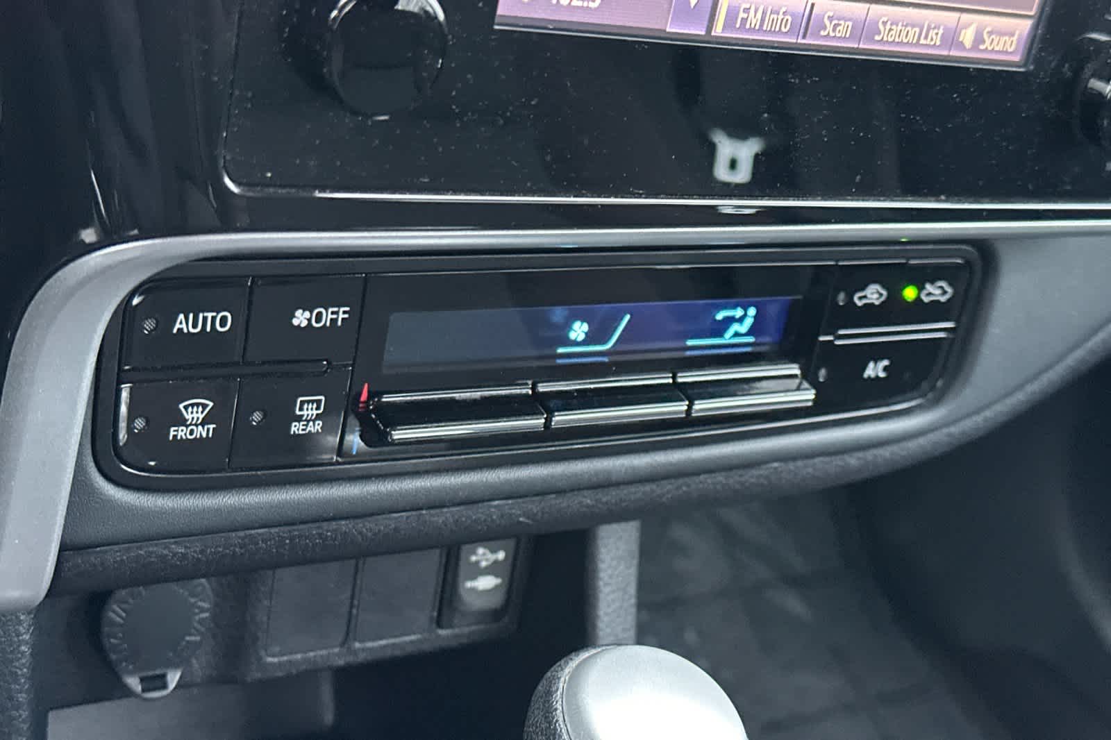 Thumbnail: 2018 Toyota Corolla - 19