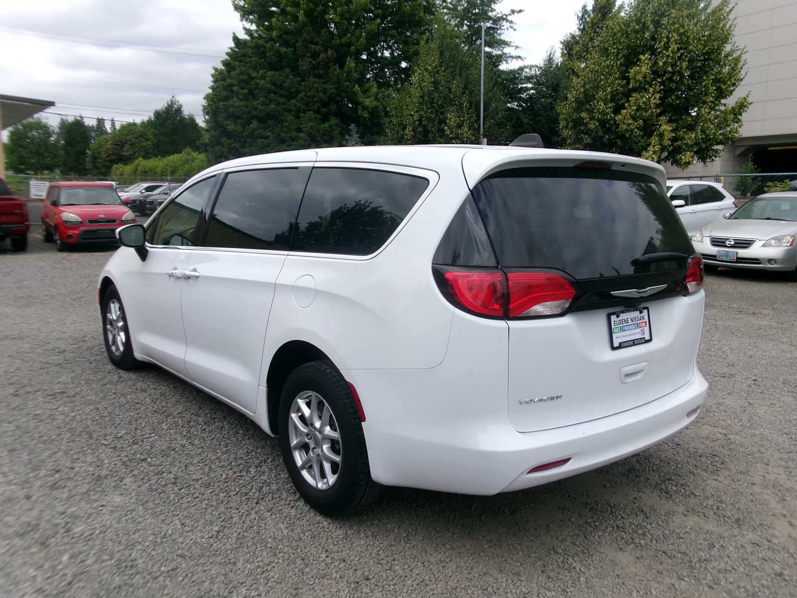 2022 Chrysler Voyager LX 3