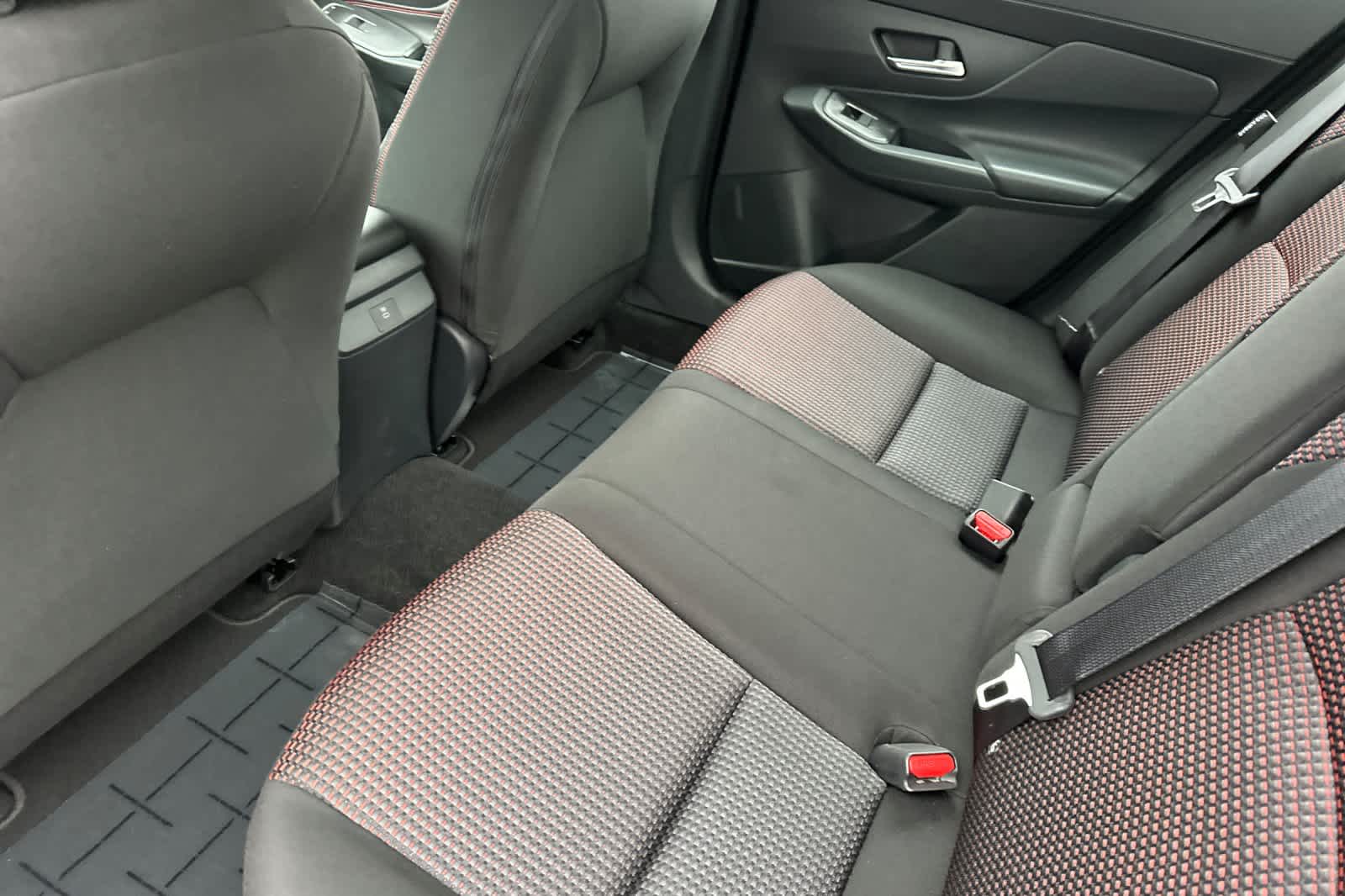 Thumbnail: 2026 Nissan Sentra - 4