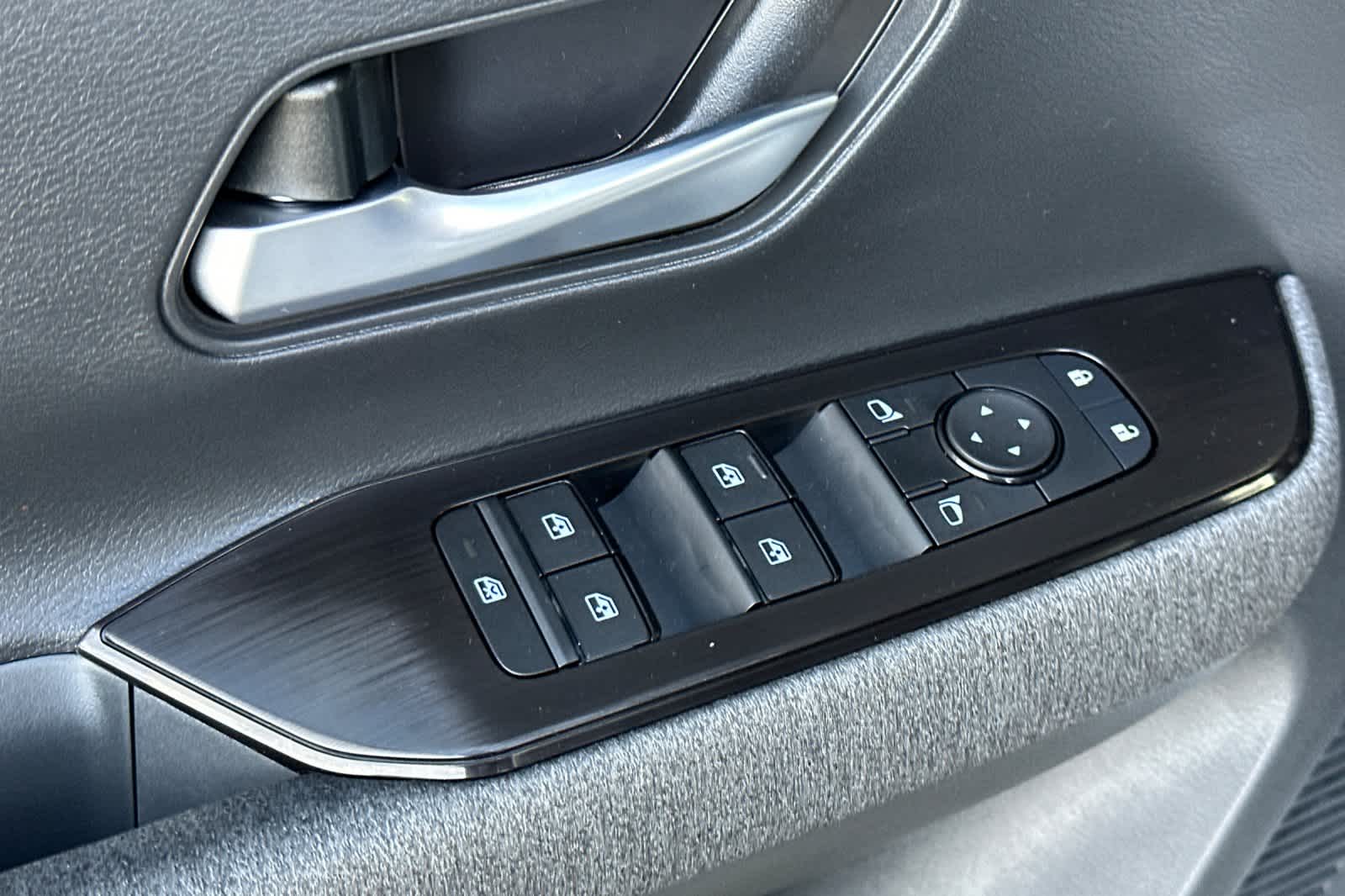 Thumbnail: 2026 Nissan Kicks - 13