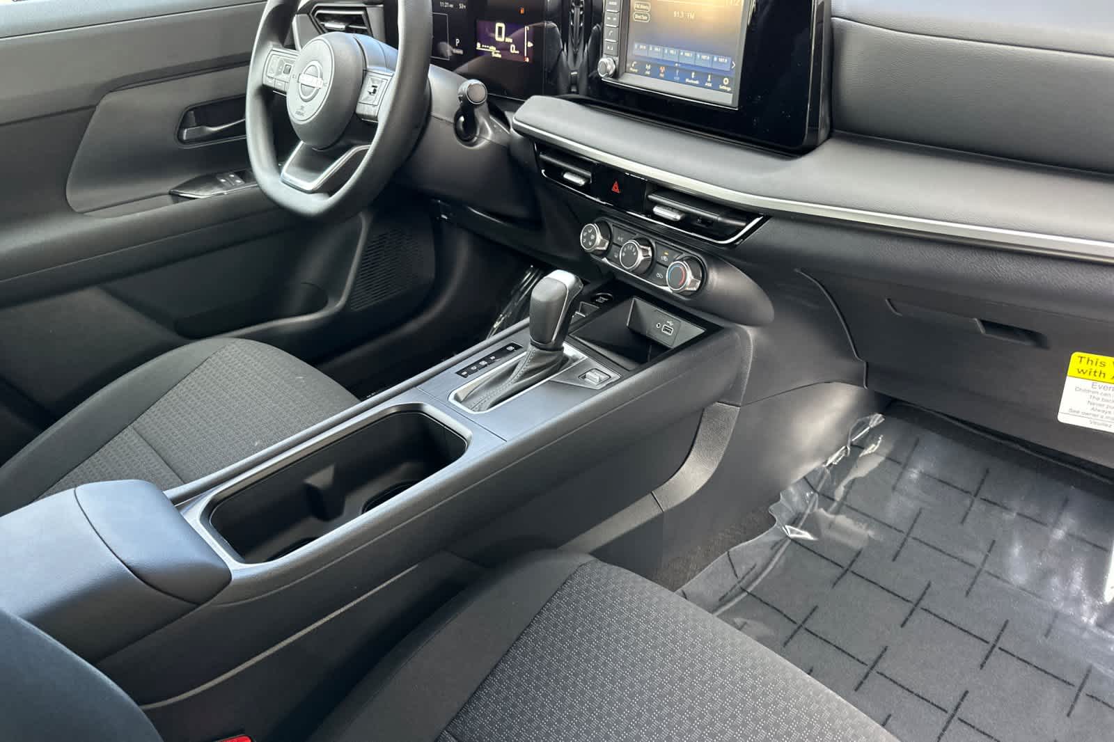 Thumbnail: 2025 Nissan Kicks - 16