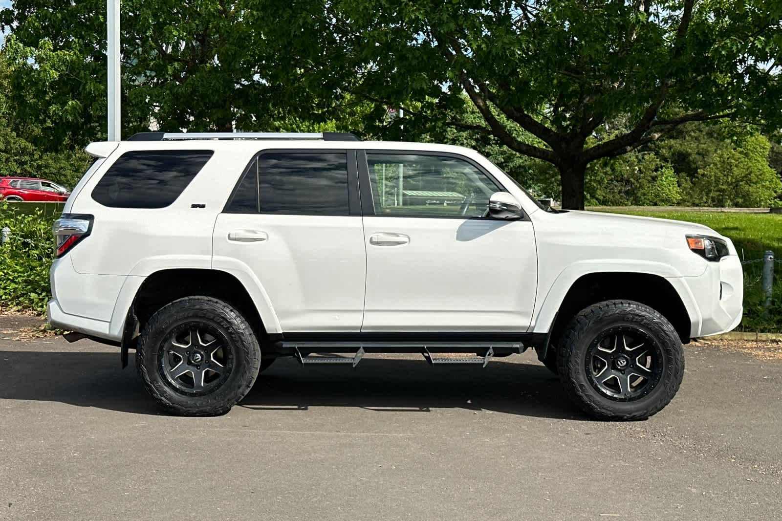 Thumbnail: 2019 Toyota 4Runner - 8