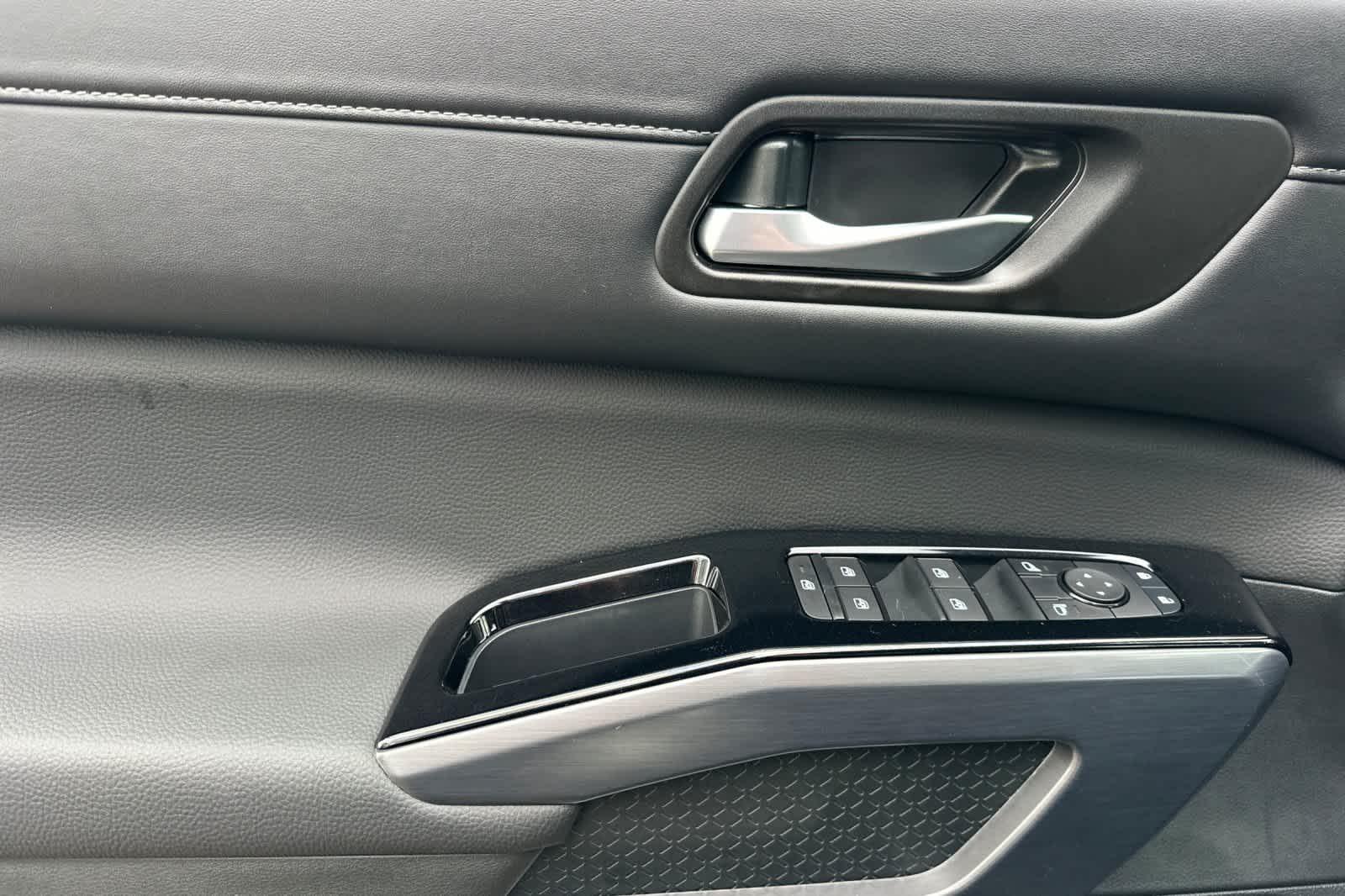 Thumbnail: 2026 Nissan Pathfinder - 12